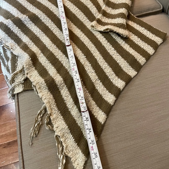 Cute, Knit Cardigan type Sweater, sz Lg - Picture 6 of 8